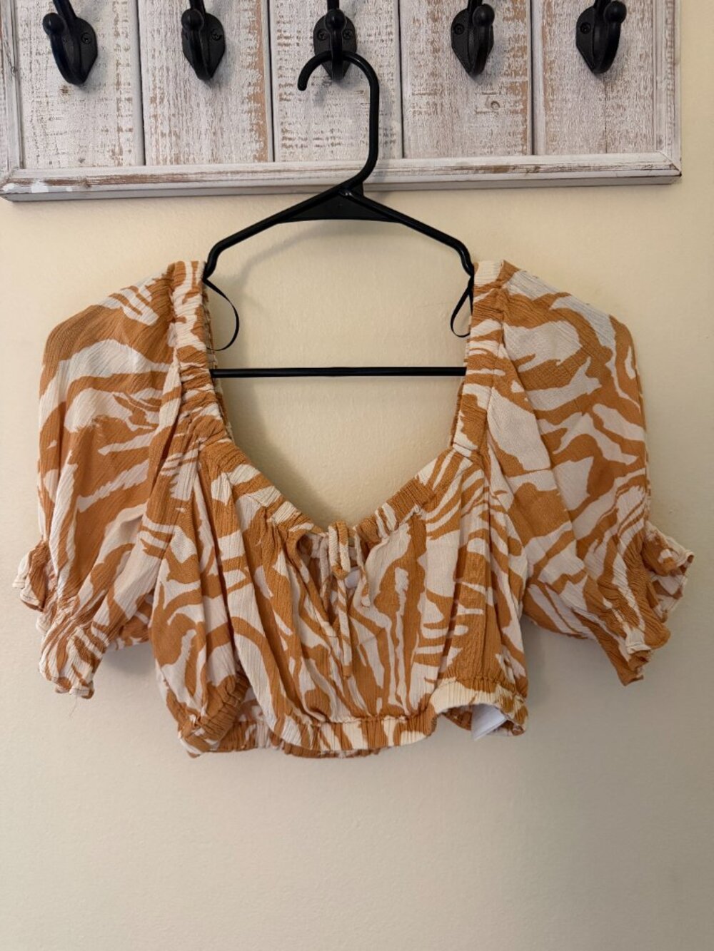 H&M Women's Small Orange Printed Pouf Sleeve Crop Top - Picture 3 of 7